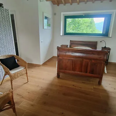 Foglie Alloggio per agriturismo *